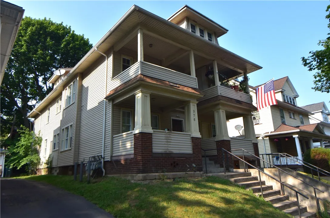 376 Hazelwood, Rochester, New York 14609, Rochester, New York 14609, 10 Bedrooms Bedrooms, ,4 BathroomsBathrooms,Residential,For Sale,376 Hazelwood, Rochester, New York 14609,R1623412