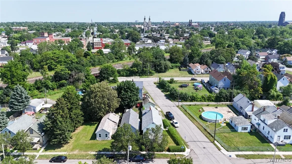 368 Bristol Street, Buffalo, New York 14206, Buffalo, New York 14206, 4 Bedrooms Bedrooms, ,2 BathroomsBathrooms,Residential,For Sale,368 Bristol Street, Buffalo, New York 14206,B1622763