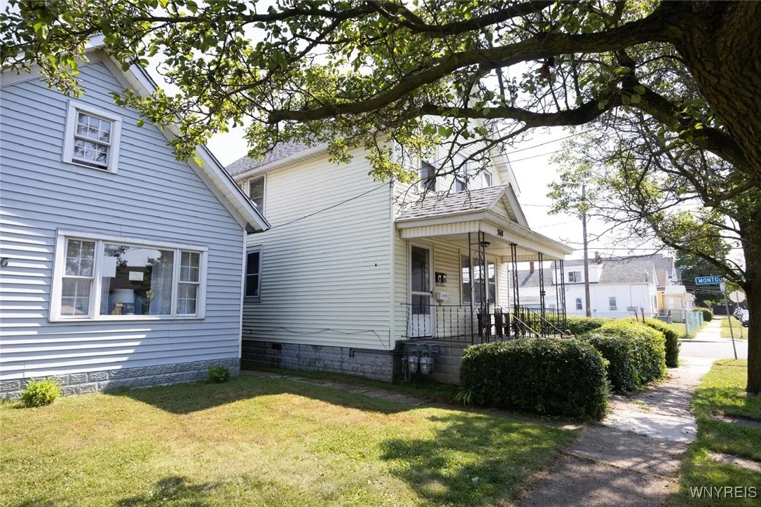 368 Bristol Street, Buffalo, New York 14206, Buffalo, New York 14206, 4 Bedrooms Bedrooms, ,2 BathroomsBathrooms,Residential,For Sale,368 Bristol Street, Buffalo, New York 14206,B1622763