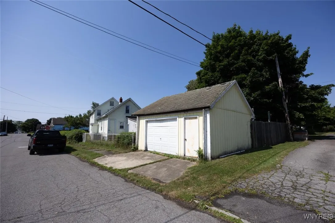 368 Bristol Street, Buffalo, New York 14206, Buffalo, New York 14206, 4 Bedrooms Bedrooms, ,2 BathroomsBathrooms,Residential,For Sale,368 Bristol Street, Buffalo, New York 14206,B1622763