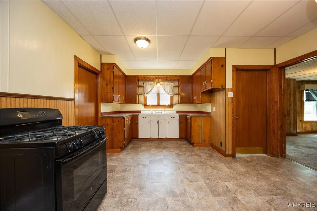 368 Bristol Street, Buffalo, New York 14206, Buffalo, New York 14206, 4 Bedrooms Bedrooms, ,2 BathroomsBathrooms,Residential,For Sale,368 Bristol Street, Buffalo, New York 14206,B1622763