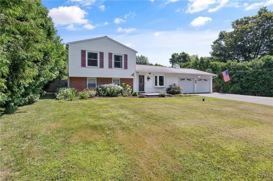 202 Resseguie Drive, Van Buren, New York 13209, Van Buren, New York 13209, 3 Bedrooms Bedrooms, 8 Rooms Rooms,1 BathroomBathrooms,Residential,For Sale,202 Resseguie Drive, Van Buren, New York 13209,S1622255