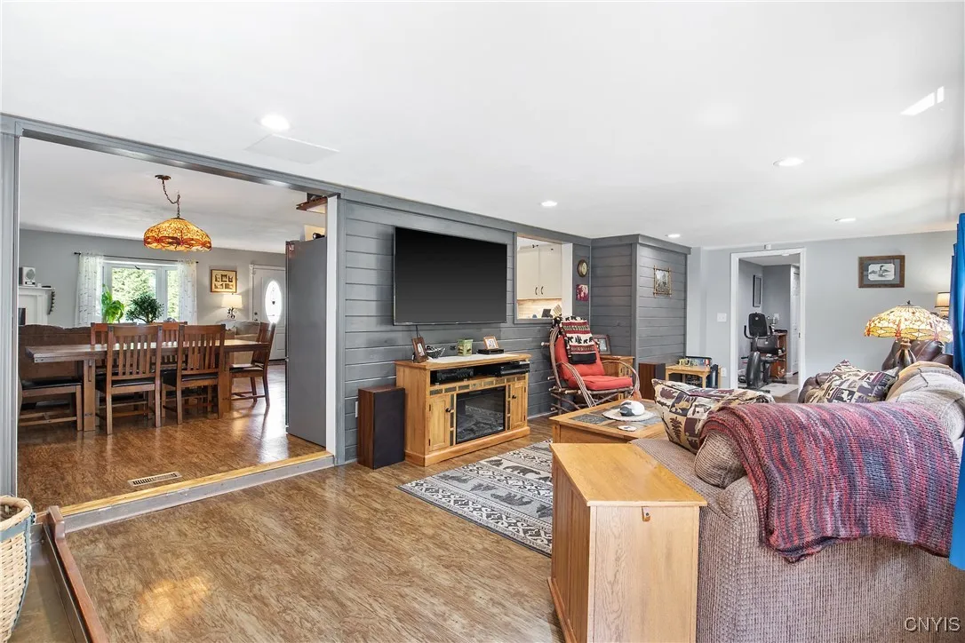 202 Resseguie Drive, Van Buren, New York 13209, Van Buren, New York 13209, 3 Bedrooms Bedrooms, 8 Rooms Rooms,1 BathroomBathrooms,Residential,For Sale,202 Resseguie Drive, Van Buren, New York 13209,S1622255