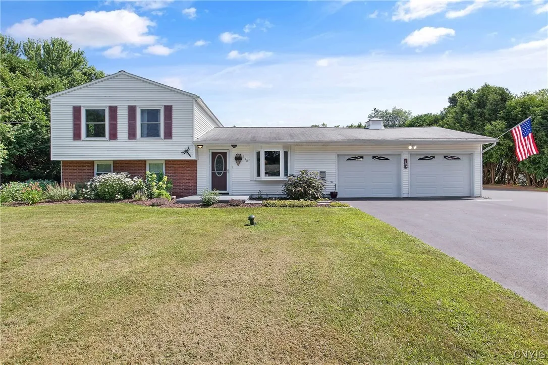 202 Resseguie Drive, Van Buren, New York 13209, Van Buren, New York 13209, 3 Bedrooms Bedrooms, 8 Rooms Rooms,1 BathroomBathrooms,Residential,For Sale,202 Resseguie Drive, Van Buren, New York 13209,S1622255