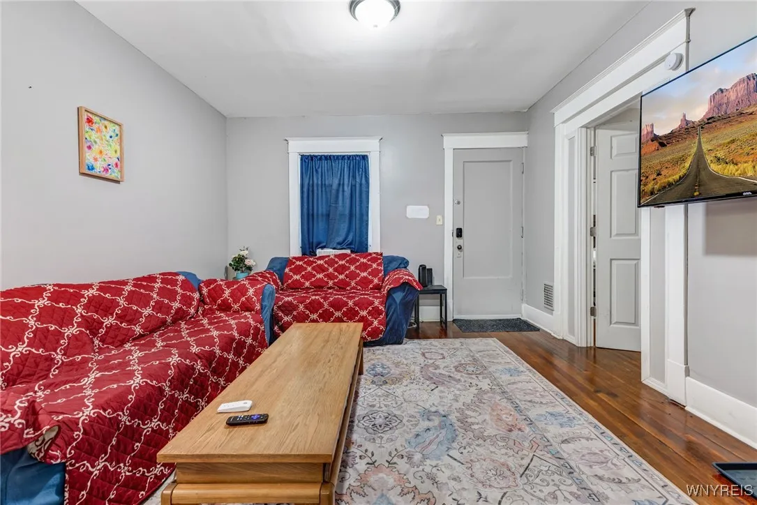 1537 La Salle Avenue, Niagara Falls, New York 1430, Niagara Falls, New York 14301, 6 Bedrooms Bedrooms, ,2 BathroomsBathrooms,Residential,For Sale,1537 La Salle Avenue, Niagara Falls, New York 1430,B1623417