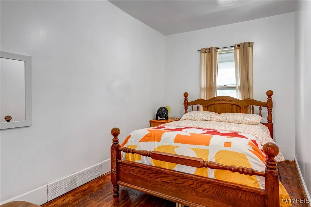 1537 La Salle Avenue, Niagara Falls, New York 1430, Niagara Falls, New York 14301, 6 Bedrooms Bedrooms, ,2 BathroomsBathrooms,Residential,For Sale,1537 La Salle Avenue, Niagara Falls, New York 1430,B1623417