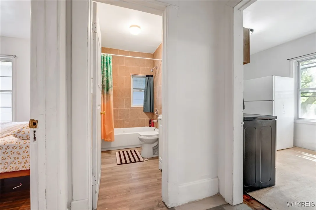 1537 La Salle Avenue, Niagara Falls, New York 1430, Niagara Falls, New York 14301, 6 Bedrooms Bedrooms, ,2 BathroomsBathrooms,Residential,For Sale,1537 La Salle Avenue, Niagara Falls, New York 1430,B1623417