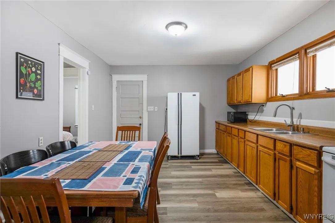 1537 La Salle Avenue, Niagara Falls, New York 1430, Niagara Falls, New York 14301, 6 Bedrooms Bedrooms, ,2 BathroomsBathrooms,Residential,For Sale,1537 La Salle Avenue, Niagara Falls, New York 1430,B1623417