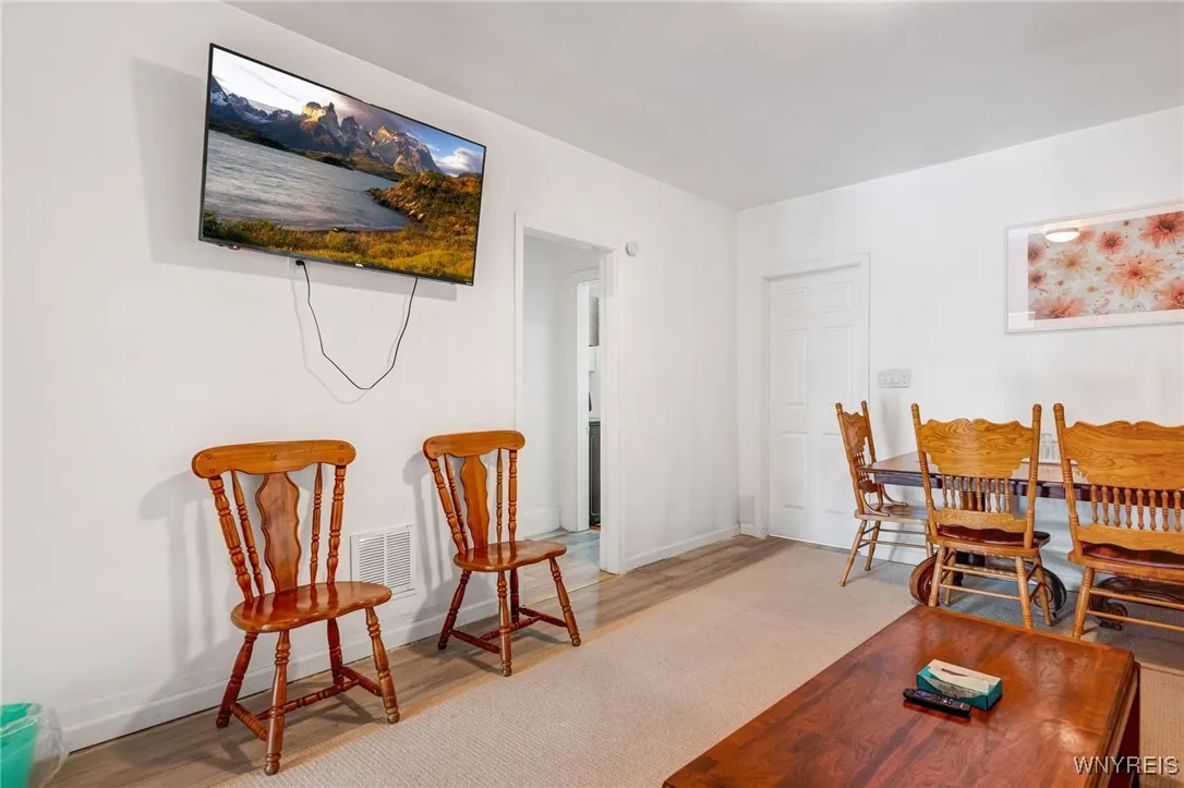 1537 La Salle Avenue, Niagara Falls, New York 1430, Niagara Falls, New York 14301, 6 Bedrooms Bedrooms, ,2 BathroomsBathrooms,Residential,For Sale,1537 La Salle Avenue, Niagara Falls, New York 1430,B1623417