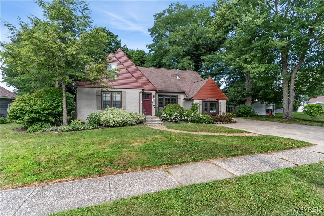 188 Hunt Avenue, Hamburg, New York 14075, Hamburg, New York 14075, 3 Bedrooms Bedrooms, 9 Rooms Rooms,2 BathroomsBathrooms,Residential,For Sale,188 Hunt Avenue, Hamburg, New York 14075,B1623325