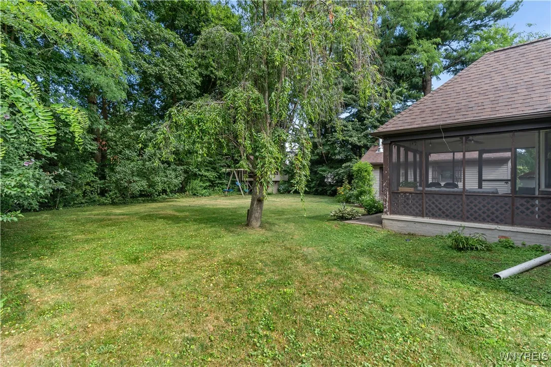 188 Hunt Avenue, Hamburg, New York 14075, Hamburg, New York 14075, 3 Bedrooms Bedrooms, 9 Rooms Rooms,2 BathroomsBathrooms,Residential,For Sale,188 Hunt Avenue, Hamburg, New York 14075,B1623325