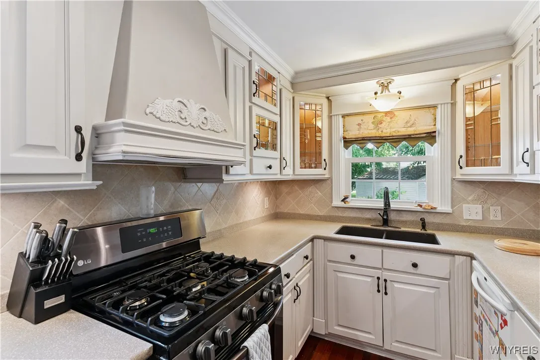 188 Hunt Avenue, Hamburg, New York 14075, Hamburg, New York 14075, 3 Bedrooms Bedrooms, 9 Rooms Rooms,2 BathroomsBathrooms,Residential,For Sale,188 Hunt Avenue, Hamburg, New York 14075,B1623325
