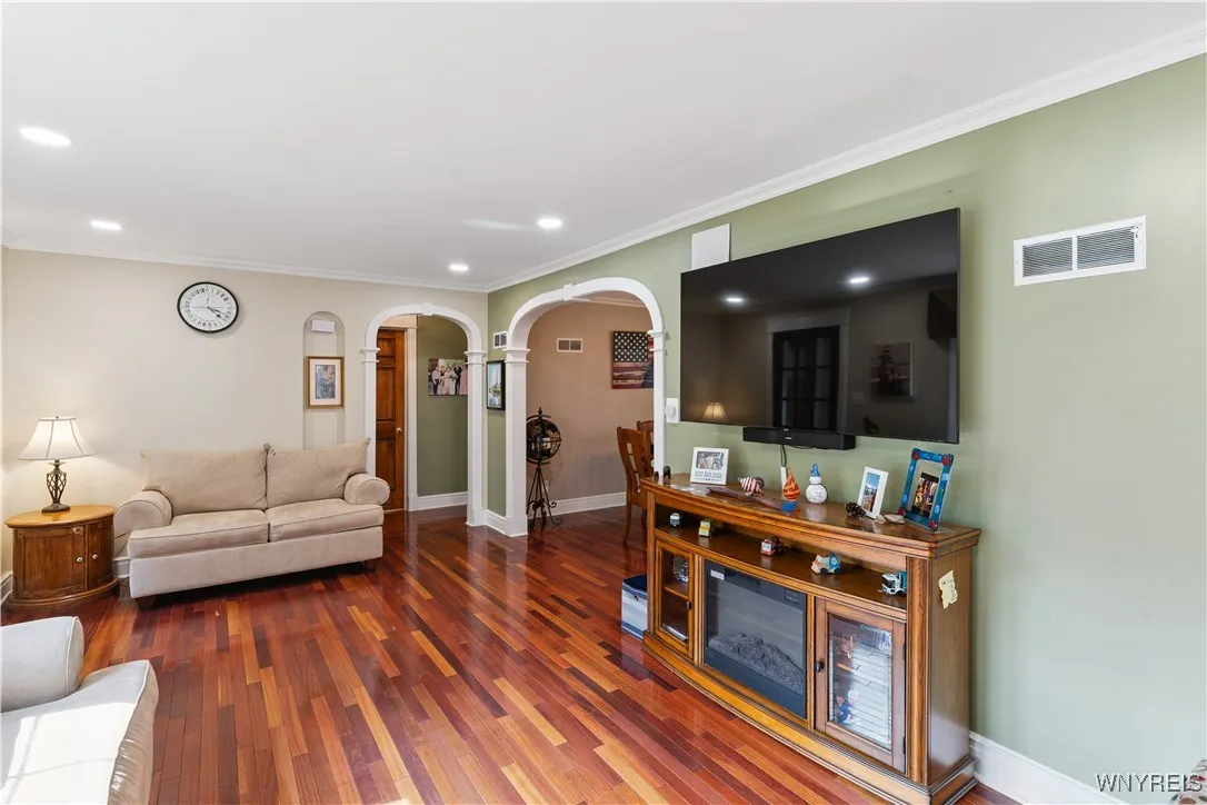 188 Hunt Avenue, Hamburg, New York 14075, Hamburg, New York 14075, 3 Bedrooms Bedrooms, 9 Rooms Rooms,2 BathroomsBathrooms,Residential,For Sale,188 Hunt Avenue, Hamburg, New York 14075,B1623325