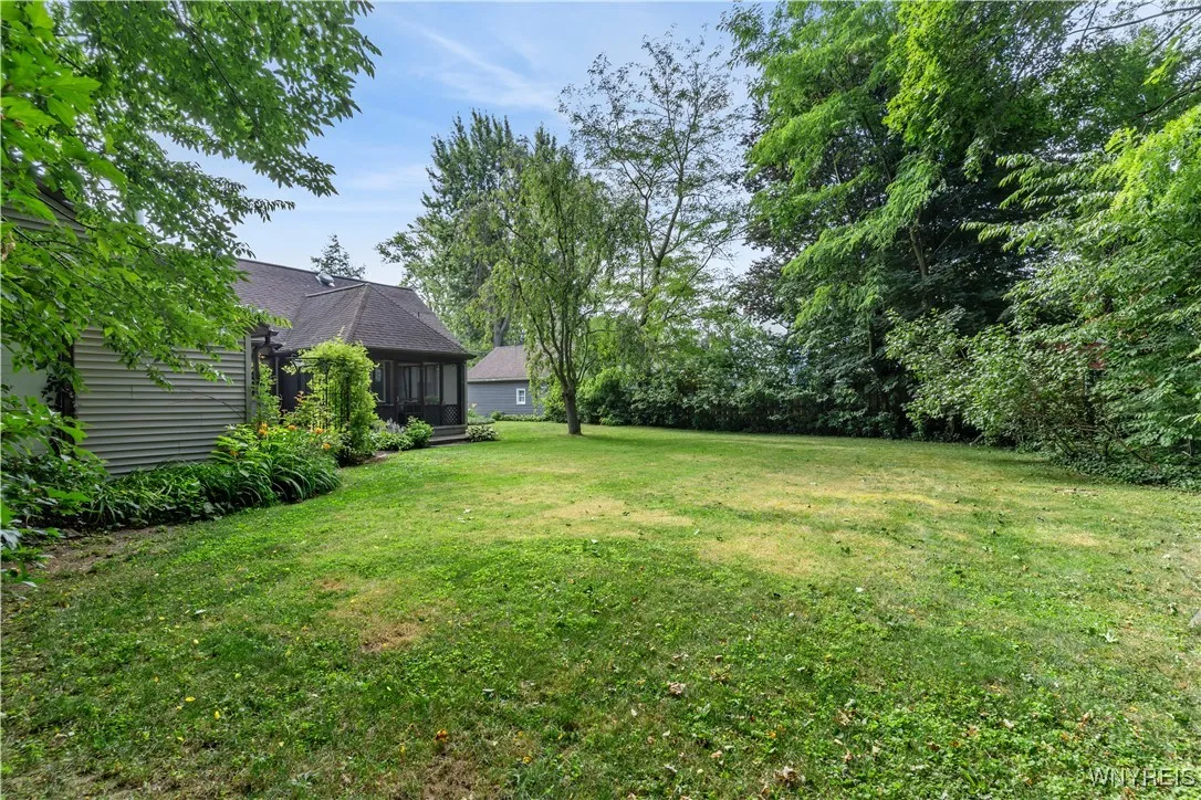 188 Hunt Avenue, Hamburg, New York 14075, Hamburg, New York 14075, 3 Bedrooms Bedrooms, 9 Rooms Rooms,2 BathroomsBathrooms,Residential,For Sale,188 Hunt Avenue, Hamburg, New York 14075,B1623325