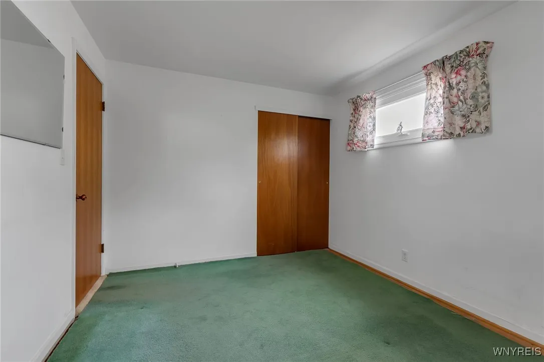 166 Kingsbury Lane, Tonawanda, New York 14150, Tonawanda, New York 14150, 3 Bedrooms Bedrooms, 6 Rooms Rooms,1 BathroomBathrooms,Residential,For Sale,166 Kingsbury Lane, Tonawanda, New York 14150,B1623116