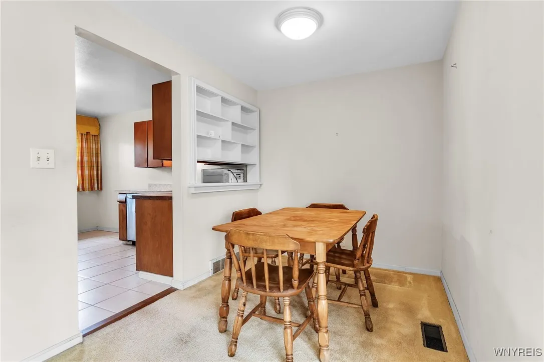 166 Kingsbury Lane, Tonawanda, New York 14150, Tonawanda, New York 14150, 3 Bedrooms Bedrooms, 6 Rooms Rooms,1 BathroomBathrooms,Residential,For Sale,166 Kingsbury Lane, Tonawanda, New York 14150,B1623116