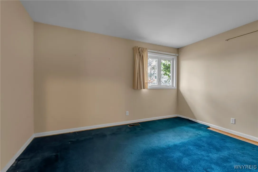 166 Kingsbury Lane, Tonawanda, New York 14150, Tonawanda, New York 14150, 3 Bedrooms Bedrooms, 6 Rooms Rooms,1 BathroomBathrooms,Residential,For Sale,166 Kingsbury Lane, Tonawanda, New York 14150,B1623116