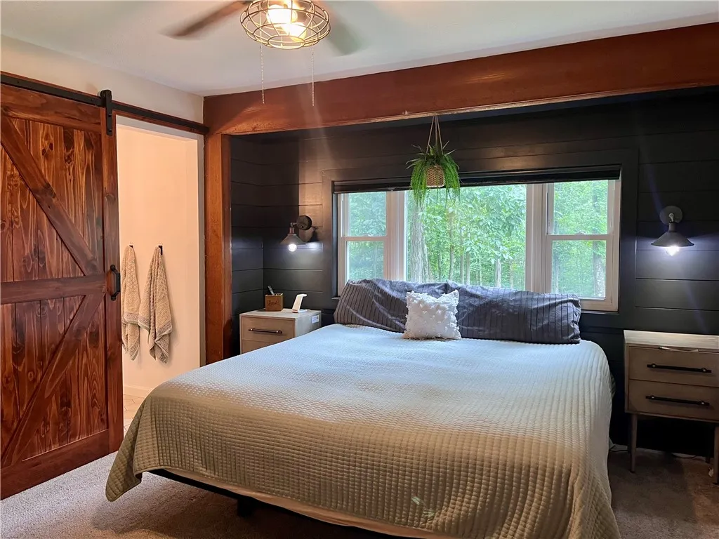 A live headboard view in owner's suite