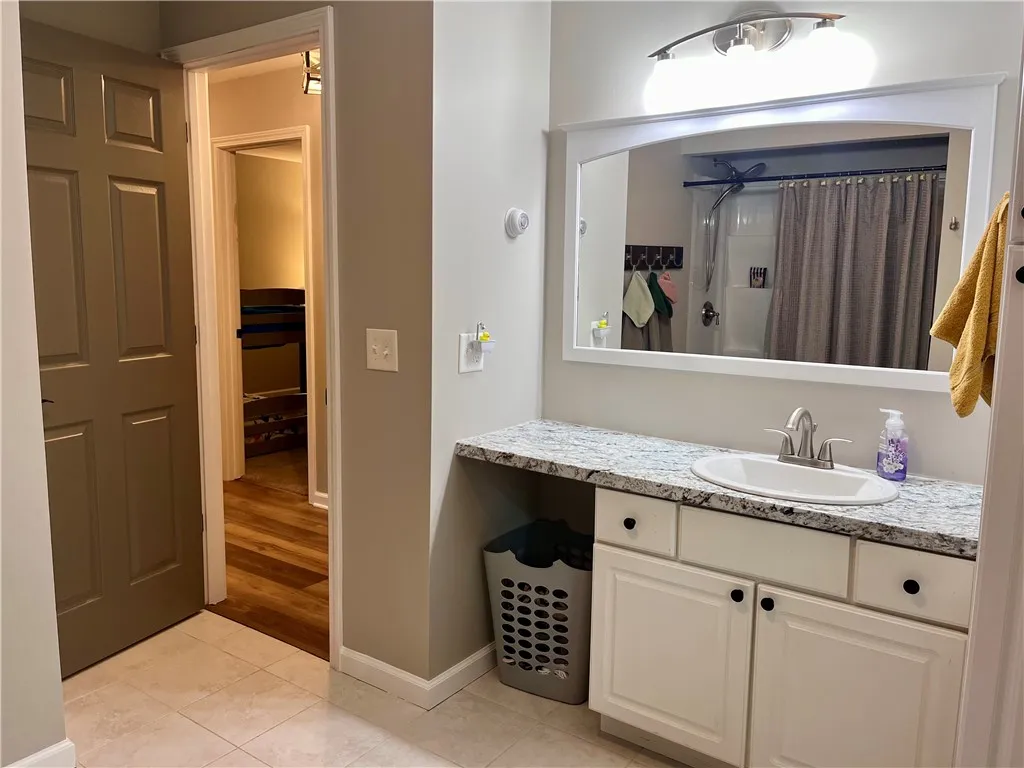 Full Bath view 2