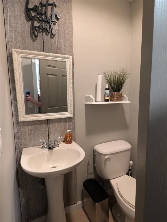 1/2 bath view 1