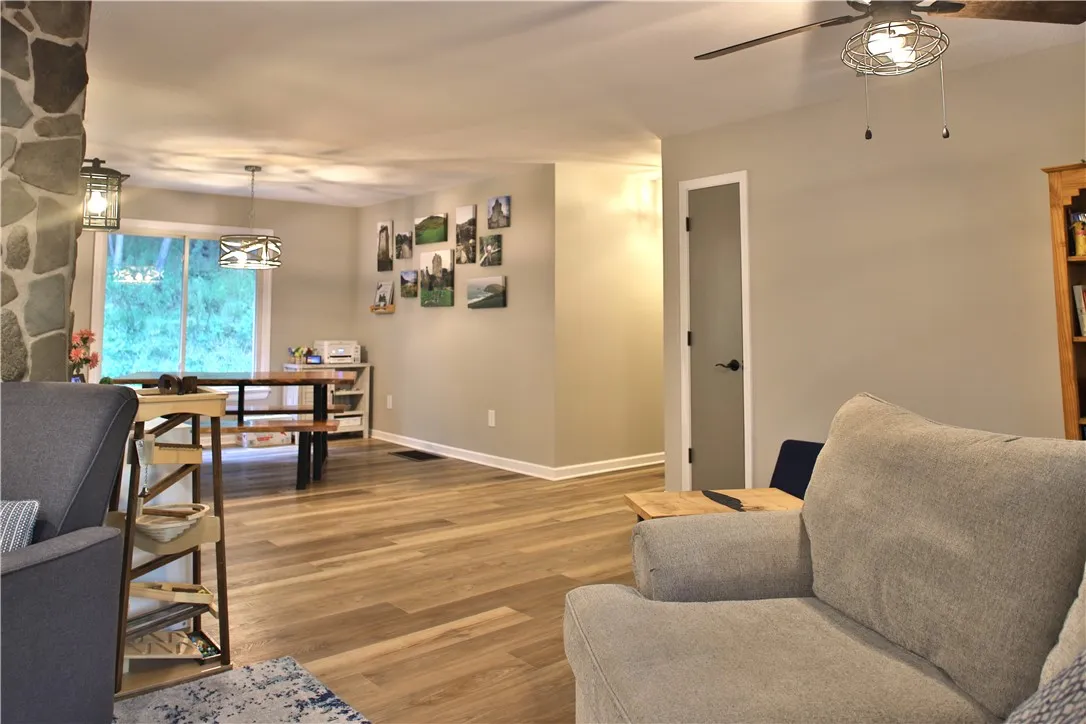 121 Breed Hollow Road, Big Flats, New York 14845, Big Flats, New York 14845, 5 Bedrooms Bedrooms, 10 Rooms Rooms,3 BathroomsBathrooms,Residential,For Sale,121 Breed Hollow Road, Big Flats, New York 14845,0,R1622142