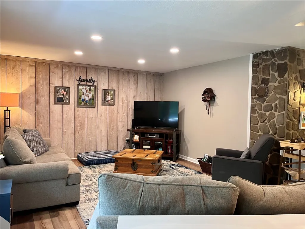 121 Breed Hollow Breed Hollow Road, Big Flats, New, Big Flats, New York 14845, 5 Bedrooms Bedrooms, 10 Rooms Rooms,3 BathroomsBathrooms,Residential,For Sale,121 Breed Hollow Breed Hollow Road, Big Flats, New,R1622142