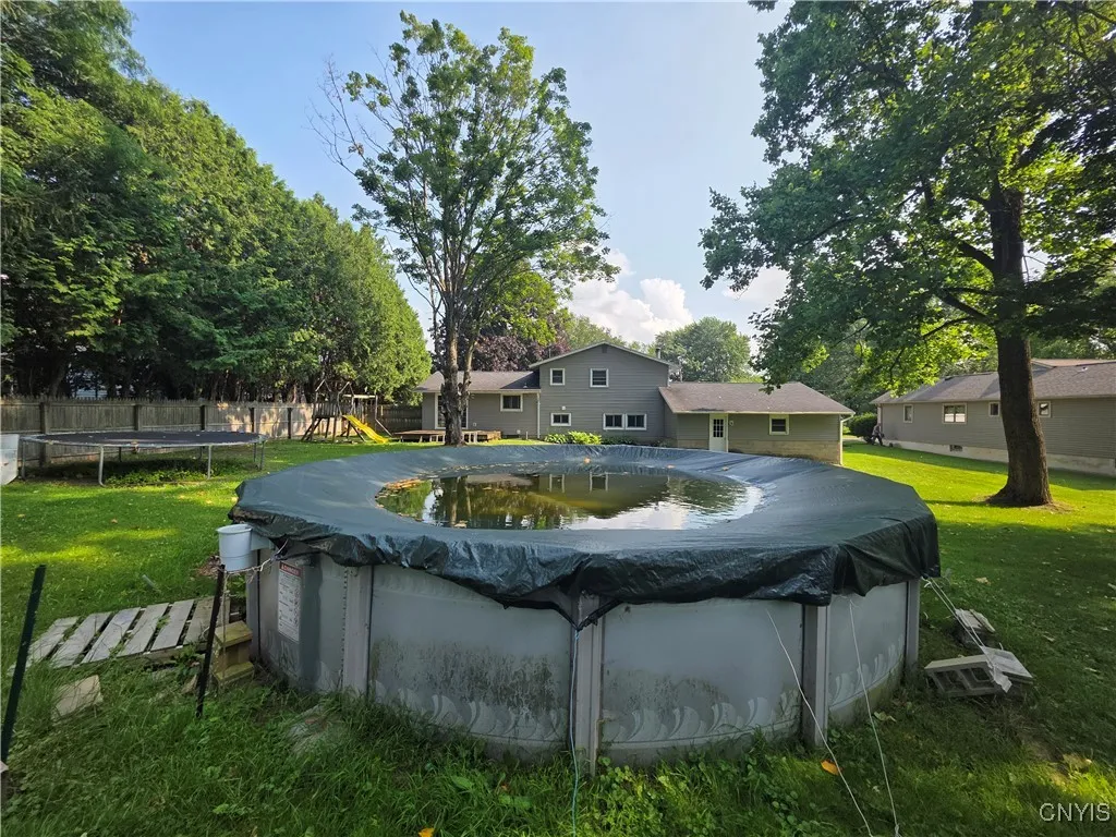 4945 Glen Robin Drive, Onondaga, New York 13215, Onondaga, New York 13215, 3 Bedrooms Bedrooms, 8 Rooms Rooms,1 BathroomBathrooms,Residential,For Sale,4945 Glen Robin Drive, Onondaga, New York 13215,S1619784