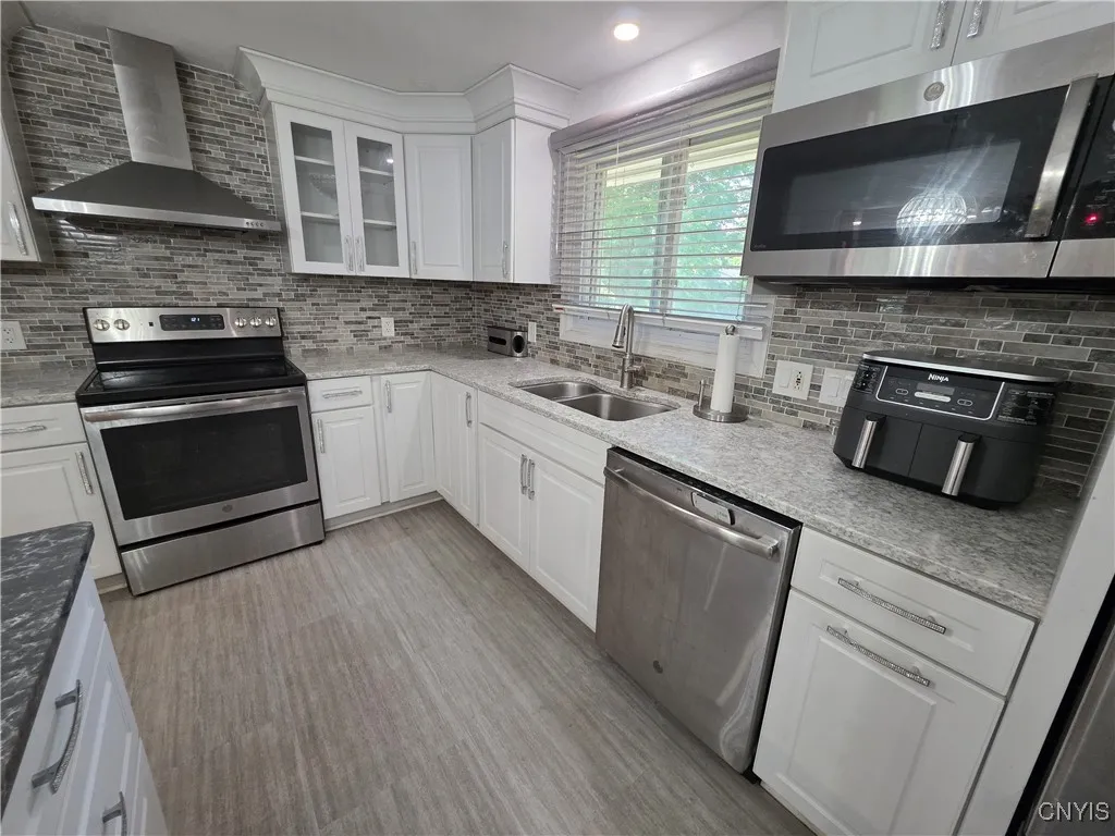 4945 Glen Robin Drive, Onondaga, New York 13215, Onondaga, New York 13215, 3 Bedrooms Bedrooms, 8 Rooms Rooms,1 BathroomBathrooms,Residential,For Sale,4945 Glen Robin Drive, Onondaga, New York 13215,S1619784