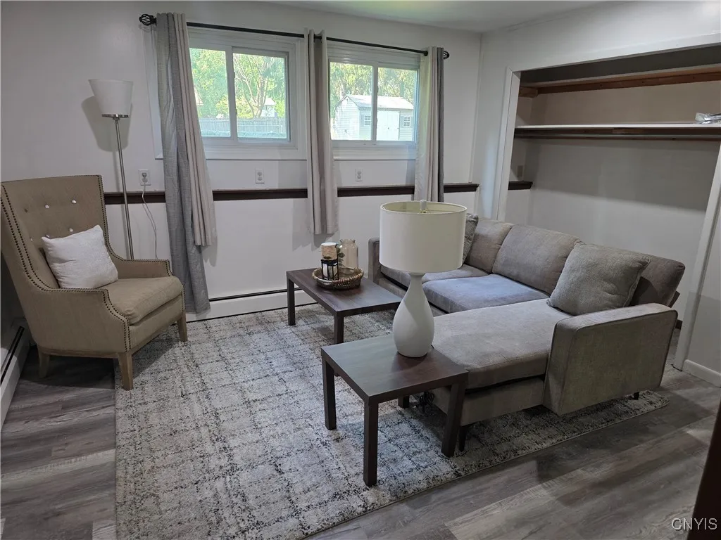 4945 Glen Robin Drive, Onondaga, New York 13215, Onondaga, New York 13215, 3 Bedrooms Bedrooms, 8 Rooms Rooms,1 BathroomBathrooms,Residential,For Sale,4945 Glen Robin Drive, Onondaga, New York 13215,S1619784