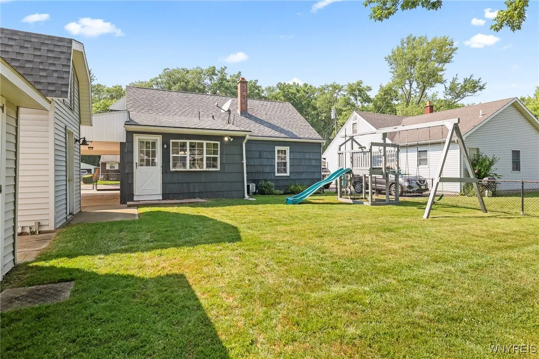 415 Linwood Avenue, North Tonawanda, New York 1412, North Tonawanda, New York 14120, 4 Bedrooms Bedrooms, 9 Rooms Rooms,1 BathroomBathrooms,Residential,For Sale,415 Linwood Avenue, North Tonawanda, New York 1412,B1622714