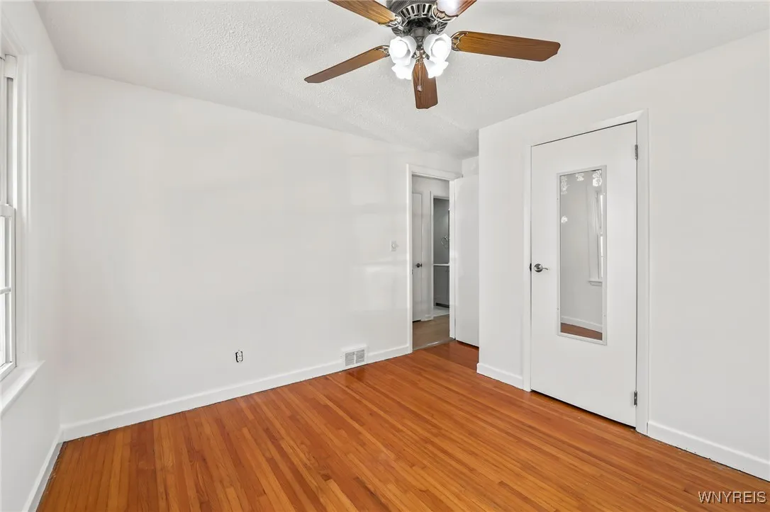 415 Linwood Avenue, North Tonawanda, New York 1412, North Tonawanda, New York 14120, 4 Bedrooms Bedrooms, 9 Rooms Rooms,1 BathroomBathrooms,Residential,For Sale,415 Linwood Avenue, North Tonawanda, New York 1412,B1622714
