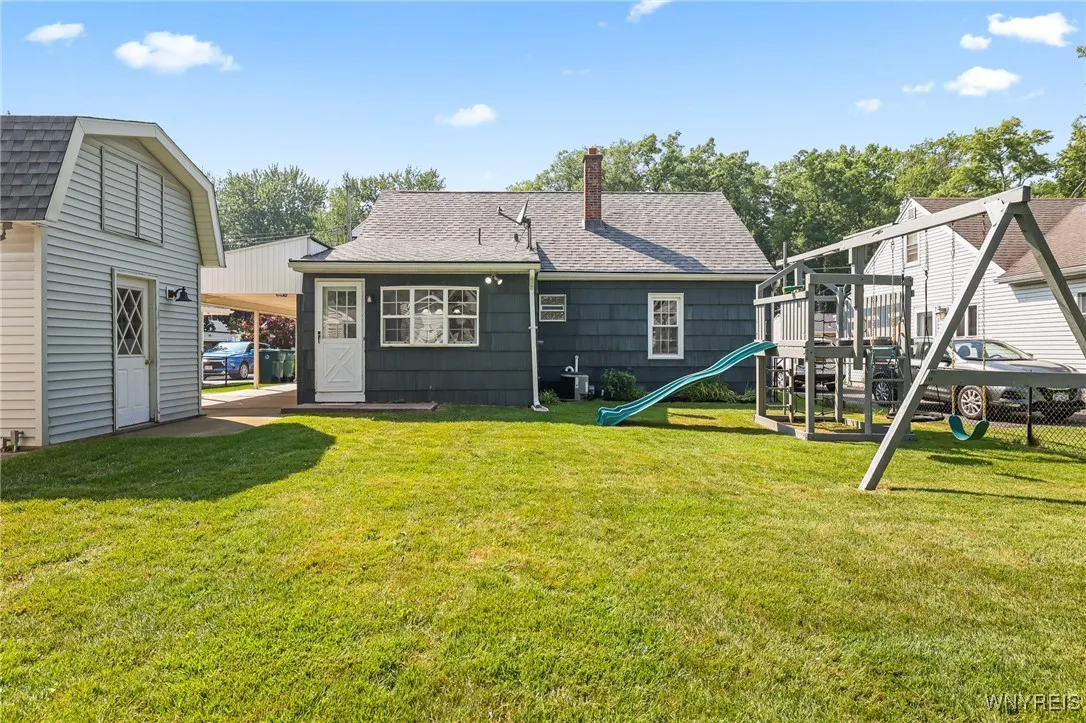 415 Linwood Avenue, North Tonawanda, New York 1412, North Tonawanda, New York 14120, 4 Bedrooms Bedrooms, 9 Rooms Rooms,1 BathroomBathrooms,Residential,For Sale,415 Linwood Avenue, North Tonawanda, New York 1412,B1622714