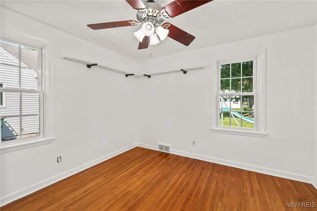 415 Linwood Avenue, North Tonawanda, New York 1412, North Tonawanda, New York 14120, 4 Bedrooms Bedrooms, 9 Rooms Rooms,1 BathroomBathrooms,Residential,For Sale,415 Linwood Avenue, North Tonawanda, New York 1412,B1622714