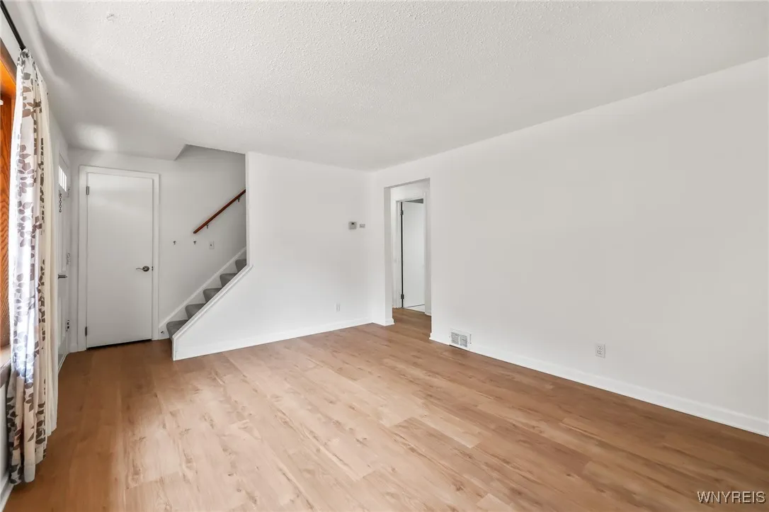 415 Linwood Avenue, North Tonawanda, New York 1412, North Tonawanda, New York 14120, 4 Bedrooms Bedrooms, 9 Rooms Rooms,1 BathroomBathrooms,Residential,For Sale,415 Linwood Avenue, North Tonawanda, New York 1412,B1622714