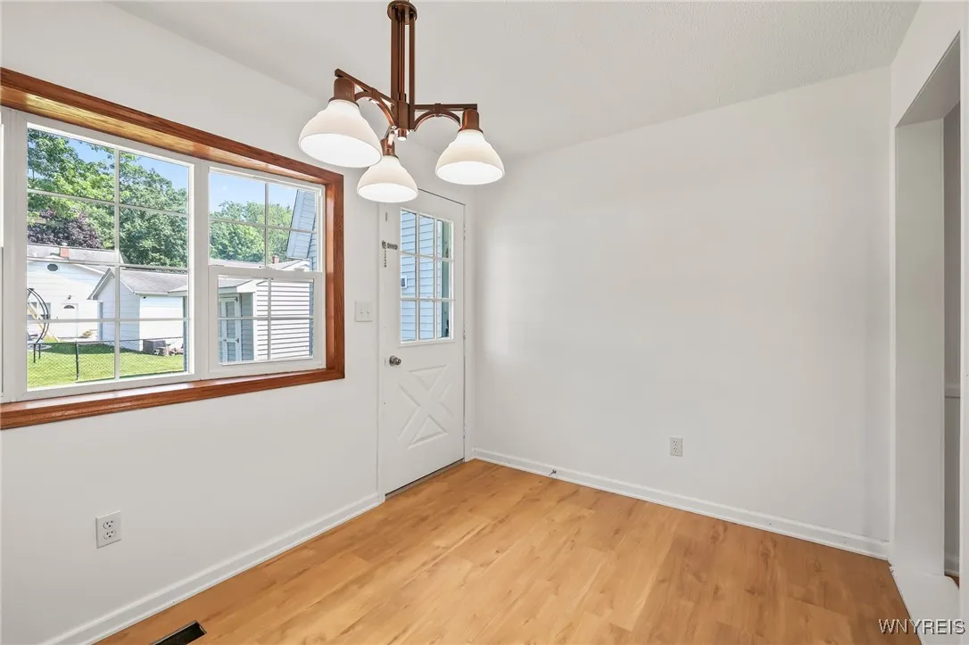 415 Linwood Avenue, North Tonawanda, New York 1412, North Tonawanda, New York 14120, 4 Bedrooms Bedrooms, 9 Rooms Rooms,1 BathroomBathrooms,Residential,For Sale,415 Linwood Avenue, North Tonawanda, New York 1412,B1622714