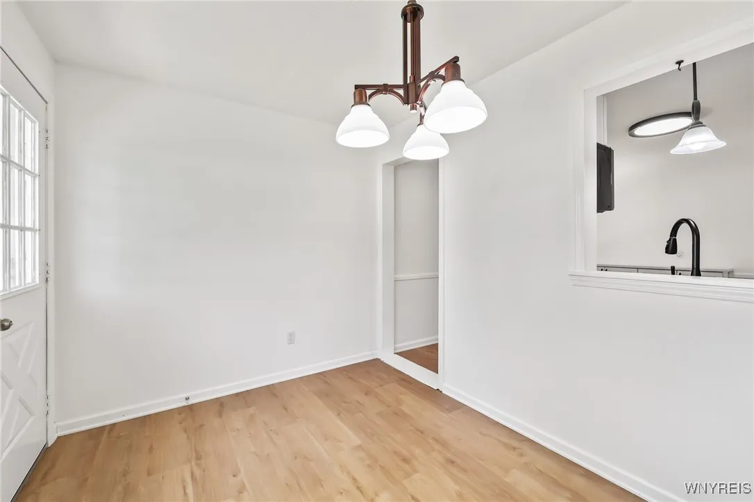 415 Linwood Avenue, North Tonawanda, New York 1412, North Tonawanda, New York 14120, 4 Bedrooms Bedrooms, 9 Rooms Rooms,1 BathroomBathrooms,Residential,For Sale,415 Linwood Avenue, North Tonawanda, New York 1412,B1622714
