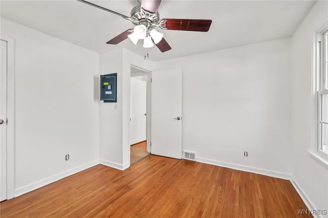 415 Linwood Avenue, North Tonawanda, New York 1412, North Tonawanda, New York 14120, 4 Bedrooms Bedrooms, 9 Rooms Rooms,1 BathroomBathrooms,Residential,For Sale,415 Linwood Avenue, North Tonawanda, New York 1412,B1622714