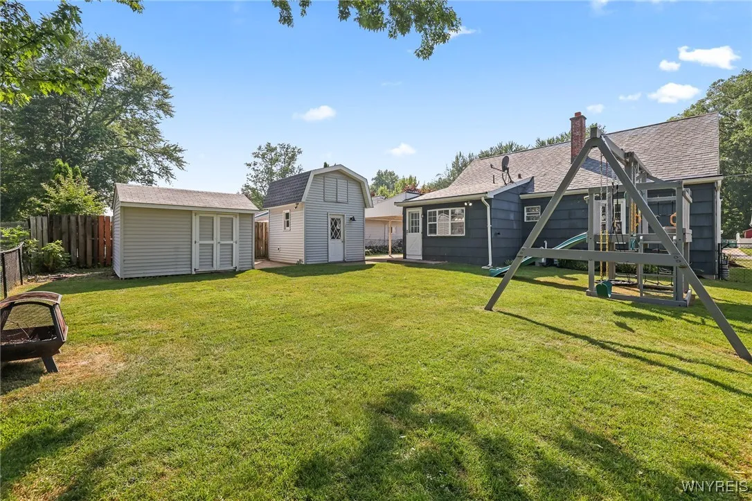 415 Linwood Avenue, North Tonawanda, New York 1412, North Tonawanda, New York 14120, 4 Bedrooms Bedrooms, 9 Rooms Rooms,1 BathroomBathrooms,Residential,For Sale,415 Linwood Avenue, North Tonawanda, New York 1412,B1622714