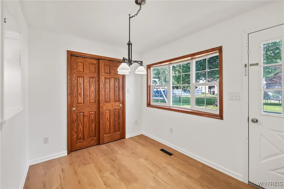 415 Linwood Avenue, North Tonawanda, New York 1412, North Tonawanda, New York 14120, 4 Bedrooms Bedrooms, 9 Rooms Rooms,1 BathroomBathrooms,Residential,For Sale,415 Linwood Avenue, North Tonawanda, New York 1412,B1622714