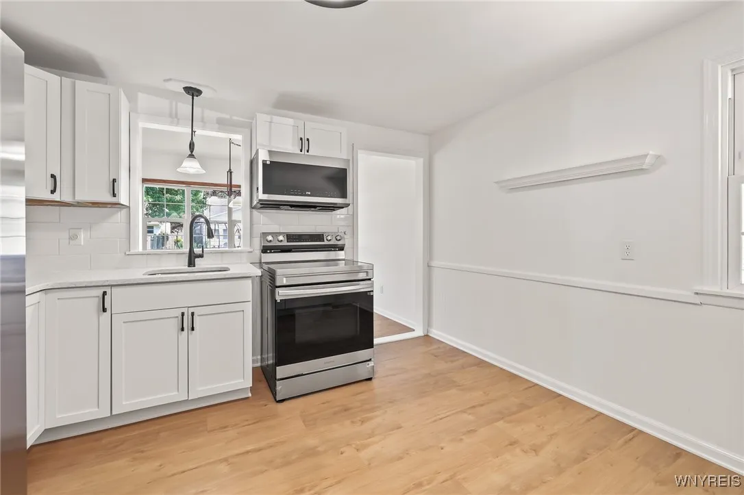415 Linwood Avenue, North Tonawanda, New York 1412, North Tonawanda, New York 14120, 4 Bedrooms Bedrooms, 9 Rooms Rooms,1 BathroomBathrooms,Residential,For Sale,415 Linwood Avenue, North Tonawanda, New York 1412,B1622714