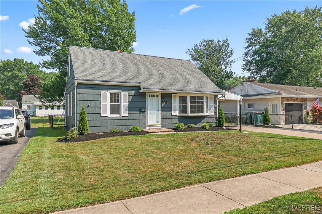415 Linwood Avenue, North Tonawanda, New York 1412, North Tonawanda, New York 14120, 4 Bedrooms Bedrooms, 9 Rooms Rooms,1 BathroomBathrooms,Residential,For Sale,415 Linwood Avenue, North Tonawanda, New York 1412,B1622714
