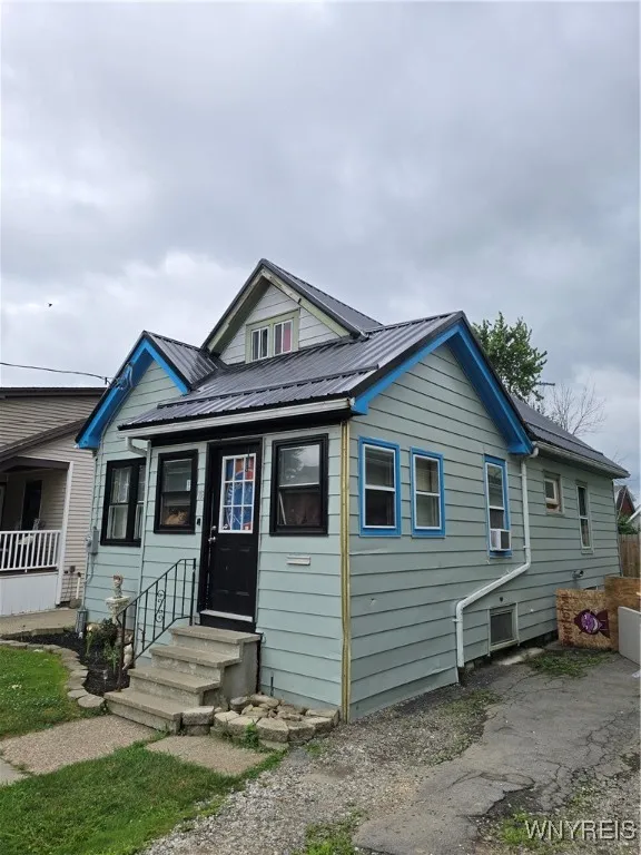 108 Argus Street, Buffalo, New York 14207, Buffalo, New York 14207, 3 Bedrooms Bedrooms, 9 Rooms Rooms,1 BathroomBathrooms,Residential,For Sale,108 Argus Street, Buffalo, New York 14207,B1623328