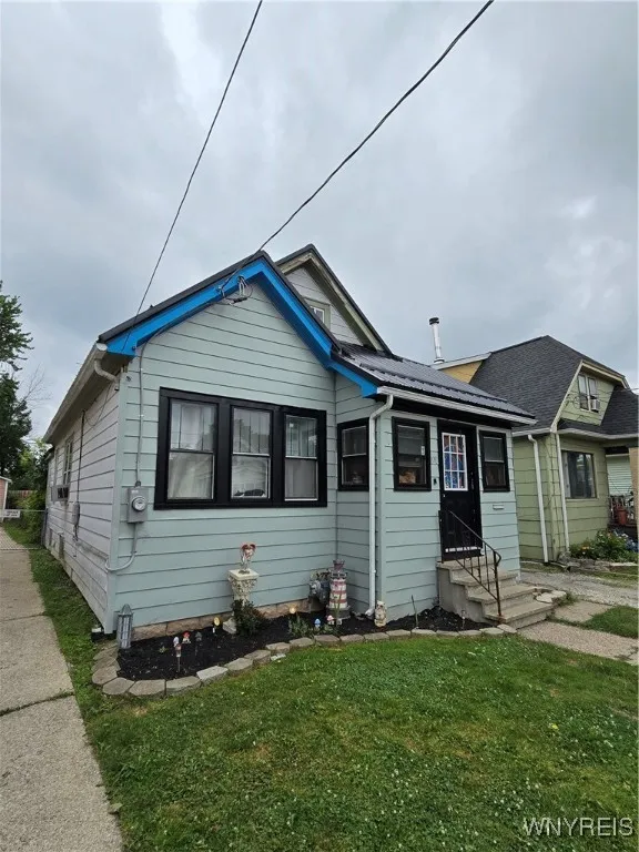108 Argus Street, Buffalo, New York 14207, Buffalo, New York 14207, 3 Bedrooms Bedrooms, 9 Rooms Rooms,1 BathroomBathrooms,Residential,For Sale,108 Argus Street, Buffalo, New York 14207,B1623328