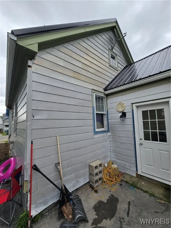 108 Argus Street, Buffalo, New York 14207, Buffalo, New York 14207, 3 Bedrooms Bedrooms, 9 Rooms Rooms,1 BathroomBathrooms,Residential,For Sale,108 Argus Street, Buffalo, New York 14207,B1623328