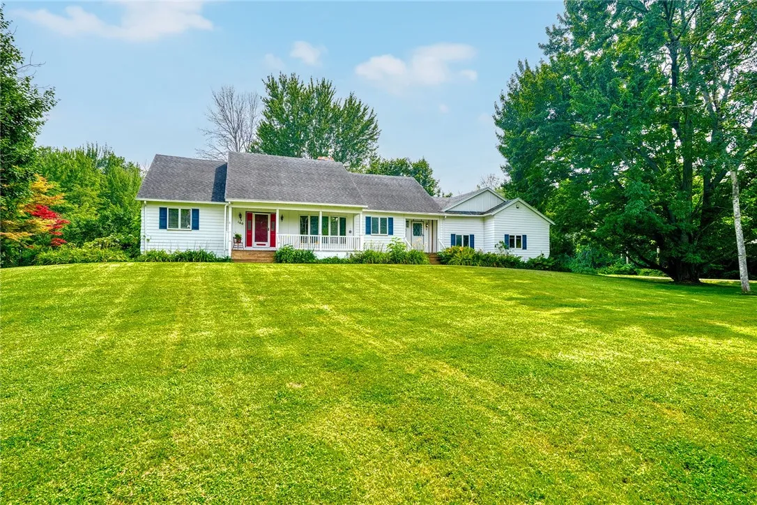 160 Berg Road, Ontario, New York 14519, Ontario, New York 14519, 5 Bedrooms Bedrooms, 13 Rooms Rooms,3 BathroomsBathrooms,Residential,For Sale,160 Berg Road, Ontario, New York 14519,R1623266