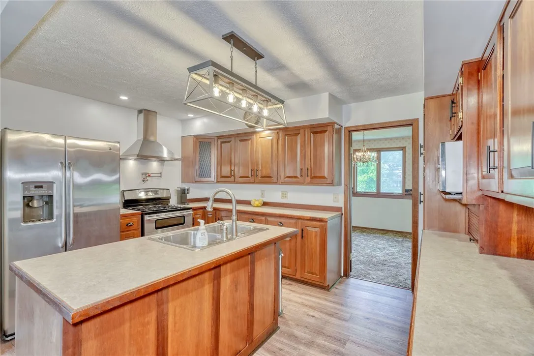 Eat in Kitchen