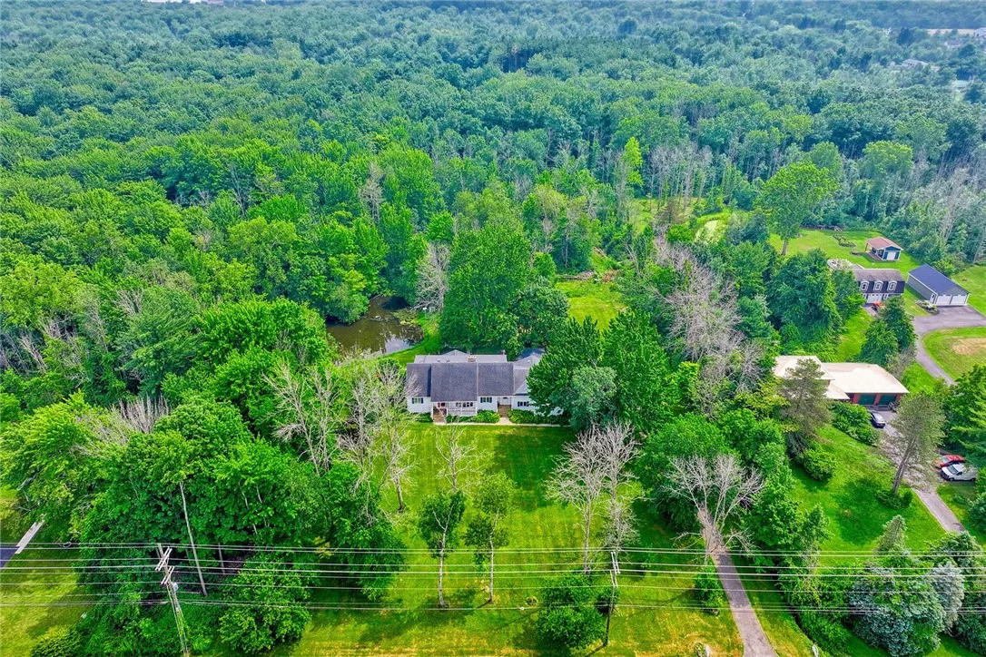 160 Berg Road, Ontario, New York 14519, Ontario, New York 14519, 5 Bedrooms Bedrooms, 13 Rooms Rooms,3 BathroomsBathrooms,Residential,For Sale,160 Berg Road, Ontario, New York 14519,R1623266