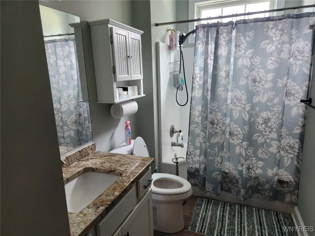 3836 Forest Park Way, Wheatfield, New York 14120, Wheatfield, New York 14120, 2 Bedrooms Bedrooms, 5 Rooms Rooms,2 BathroomsBathrooms,Residential,For Sale,3836 Forest Park Way, Wheatfield, New York 14120,B1623343