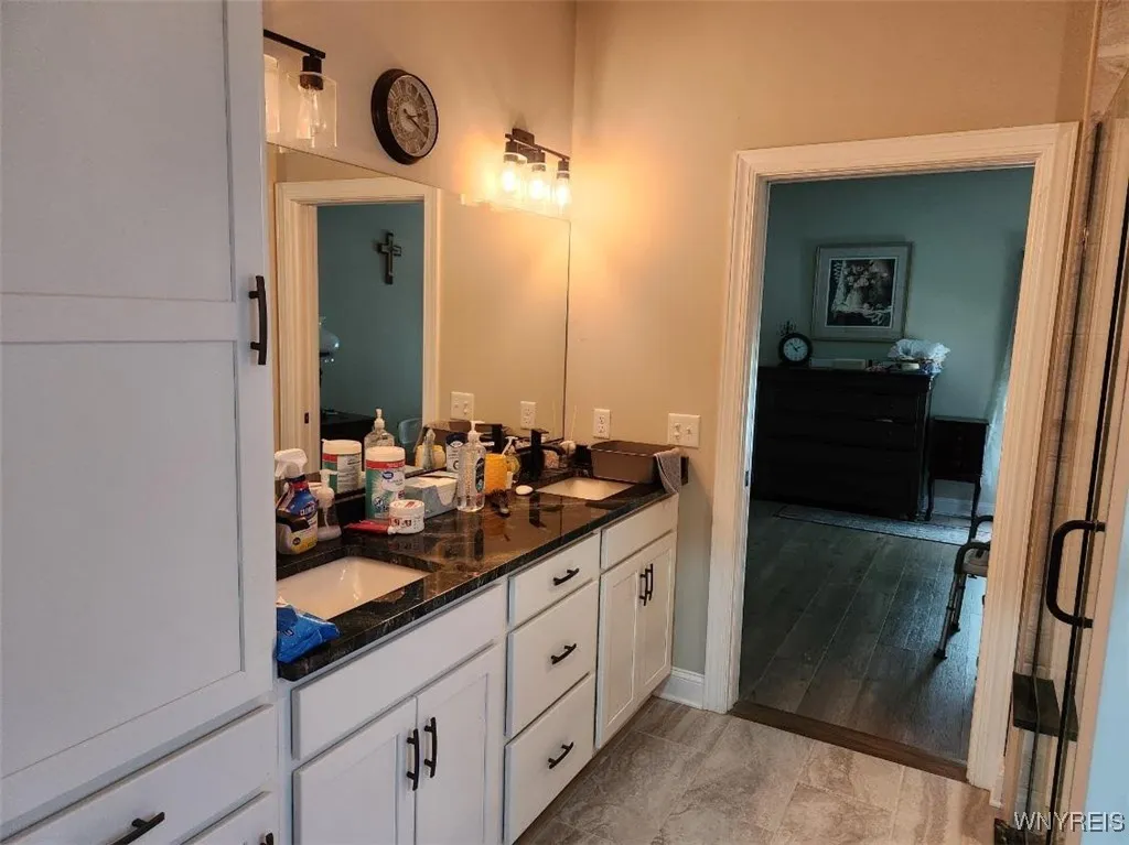 3836 Forest Park Way, Wheatfield, New York 14120, Wheatfield, New York 14120, 2 Bedrooms Bedrooms, 5 Rooms Rooms,2 BathroomsBathrooms,Residential,For Sale,3836 Forest Park Way, Wheatfield, New York 14120,B1623343