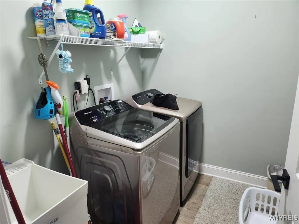 3836 Forest Park Way, Wheatfield, New York 14120, Wheatfield, New York 14120, 2 Bedrooms Bedrooms, 5 Rooms Rooms,2 BathroomsBathrooms,Residential,For Sale,3836 Forest Park Way, Wheatfield, New York 14120,B1623343